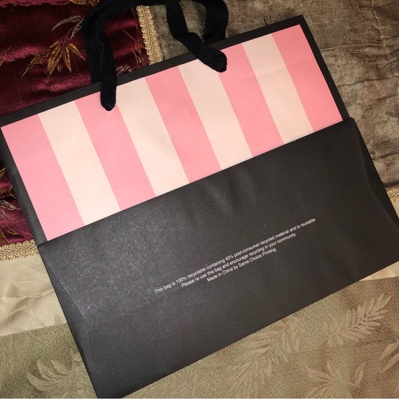 (3 for $15). (2) VS + (1) PINK shopping bag - Picture 3 of 10